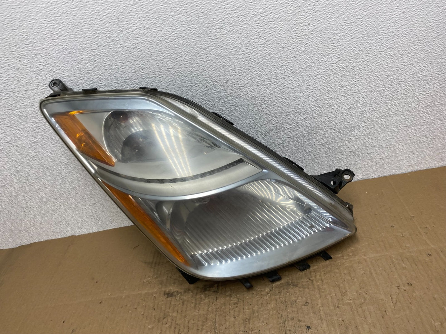 2006 - 2009 Toyota Prius Right Passenger Rh Side Headlight Halogen AB8489 DW1
