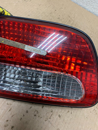 2001 2002 2003 Toyota Sienna Left Driver Lh Side Inner Tail Light U8188 DW4