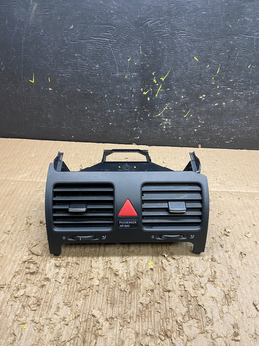 2005 - 2010 Volkswagen Jetta Rabbit Center Cosnole Dash Air Vent W0055 DG0