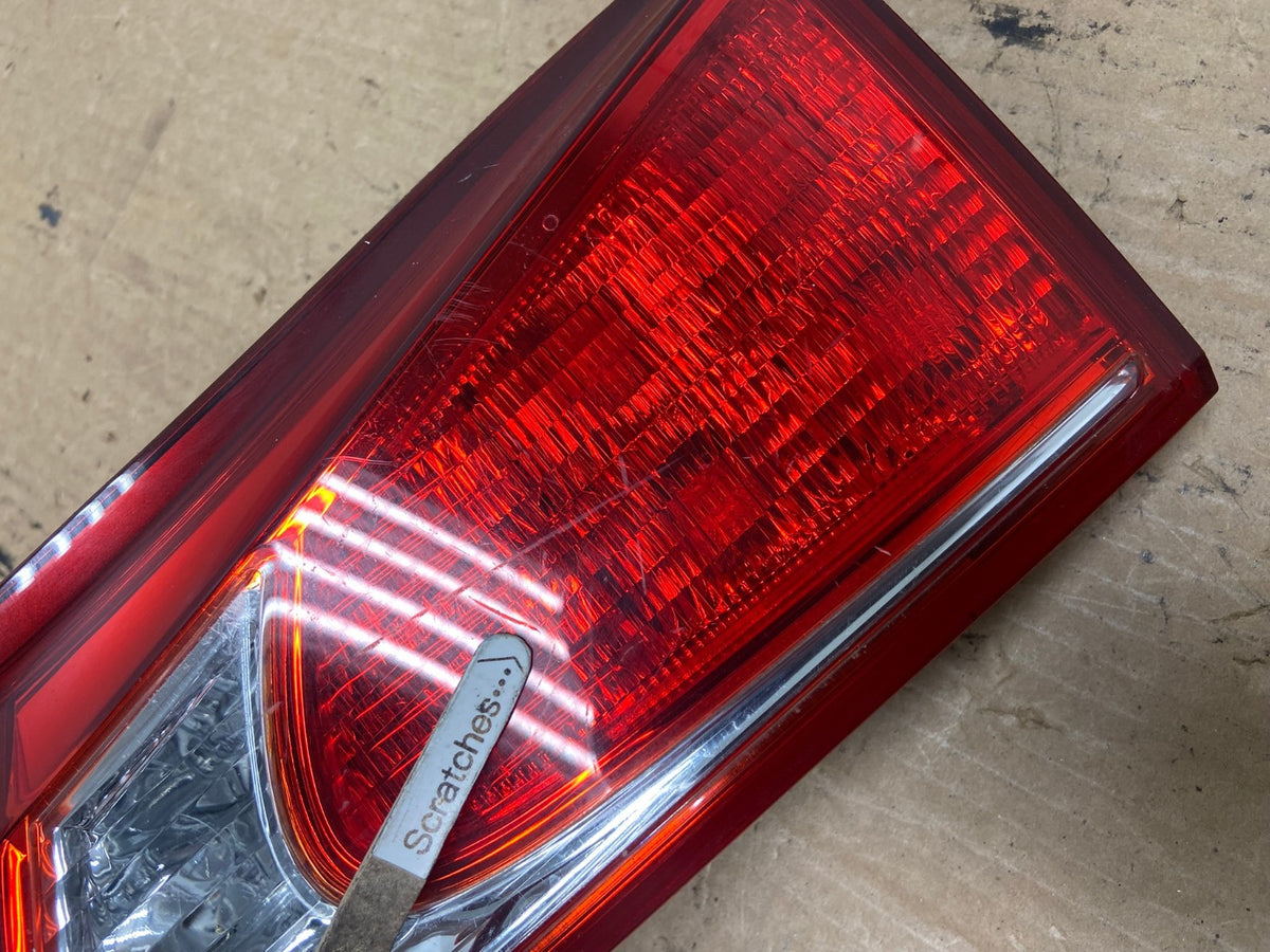 2009 - 2010 Lexus Is250 Is350 Right Passenger RH Inner Tail Light AG2199 LK3