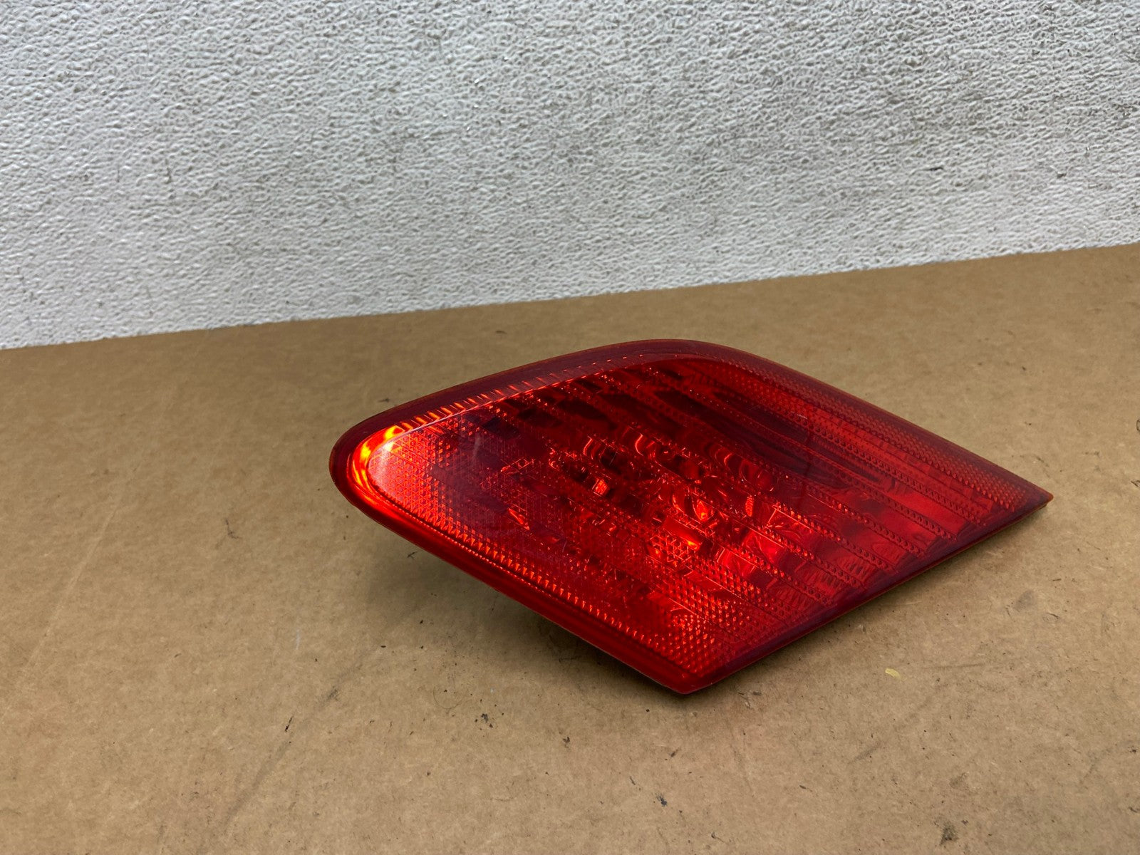 2003 to 2004 Toyota Avalon Right Passenger RH Inner Tail Light AE3147 LK0