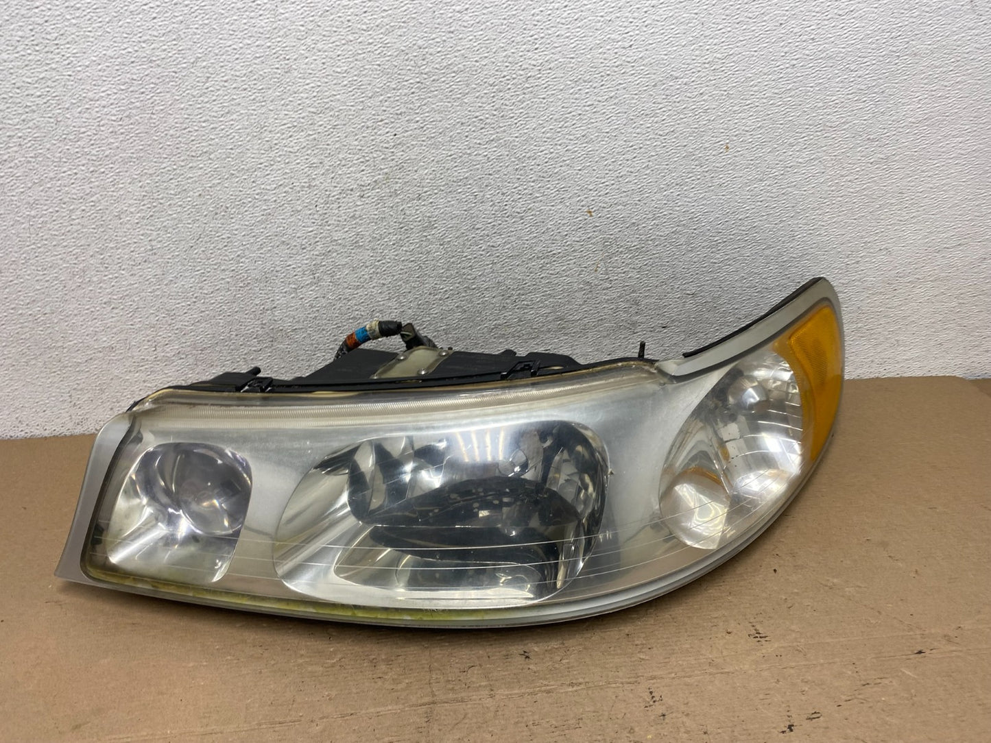 1999-2001 Lincoln & Town Car Left Driver LH Headlight Halogen AF4750 DW0