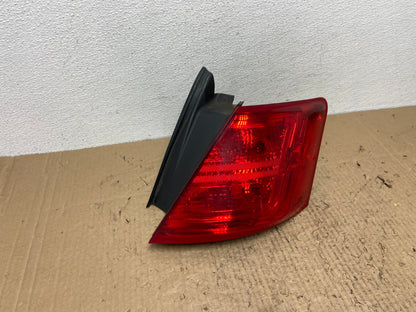 2014 to 2018 Ford Taurus Interceptor Right Passenger RH Tail Light OEM AC4178 LK2