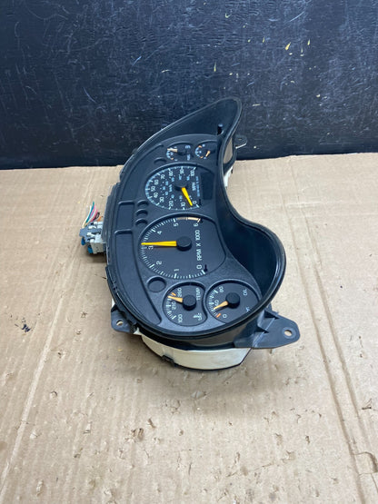 2000 2005 Chevrolet S10 Blazer Cluster Gauge Speedometer AE1778 DG1