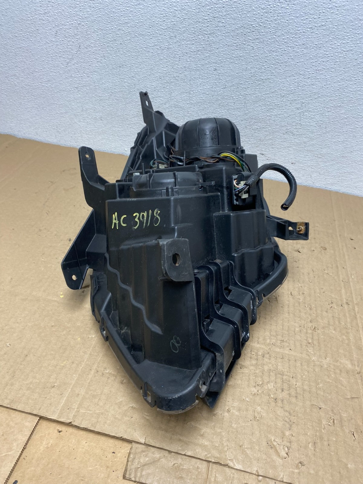 2010-2015 Chevrolet Equinox Right Passenger Halogen Projector Headlight AC39188