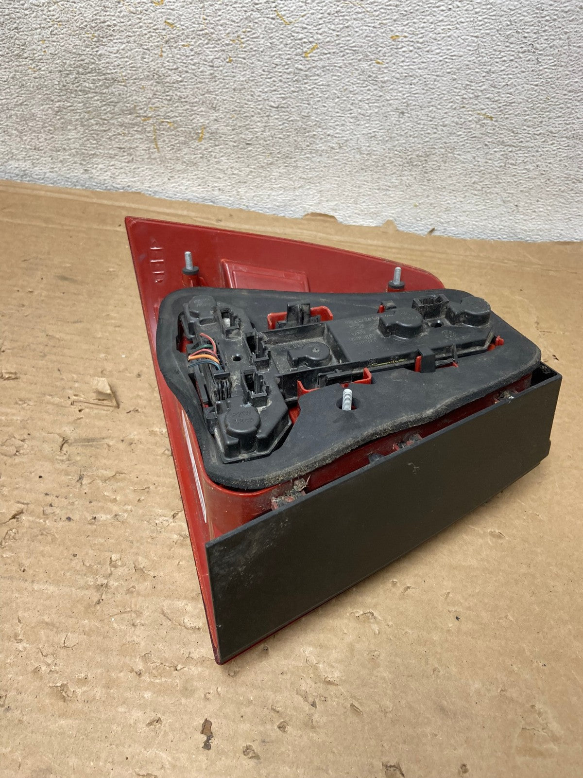 2004 to 2005 Volkswagen Jetta Right Passenger RH Side Tail Light DEPO AH8941 LK6