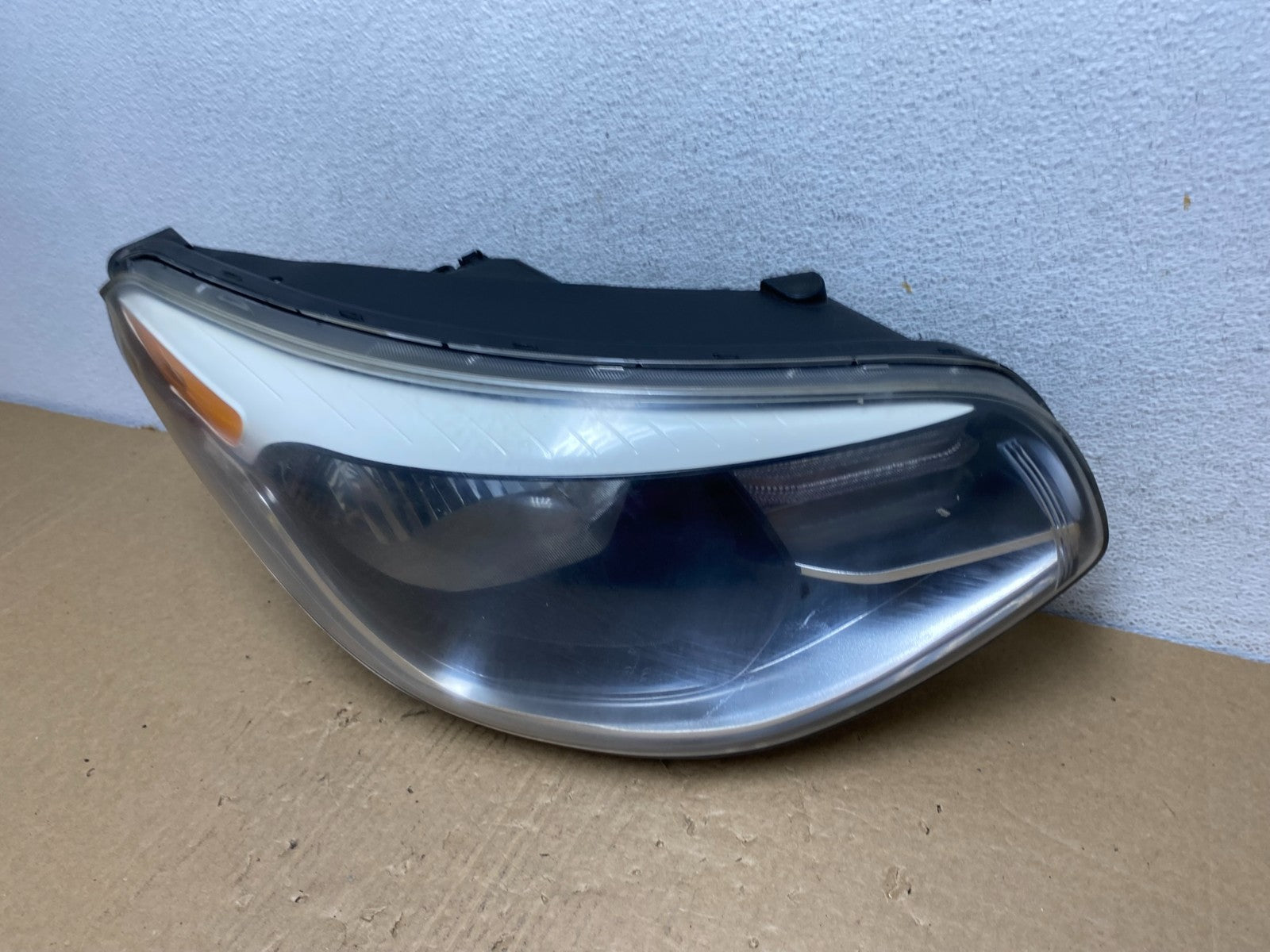 2014 - 2018 Kia Soul Right Passenger RH Halogen Headlight AF7371 DW1