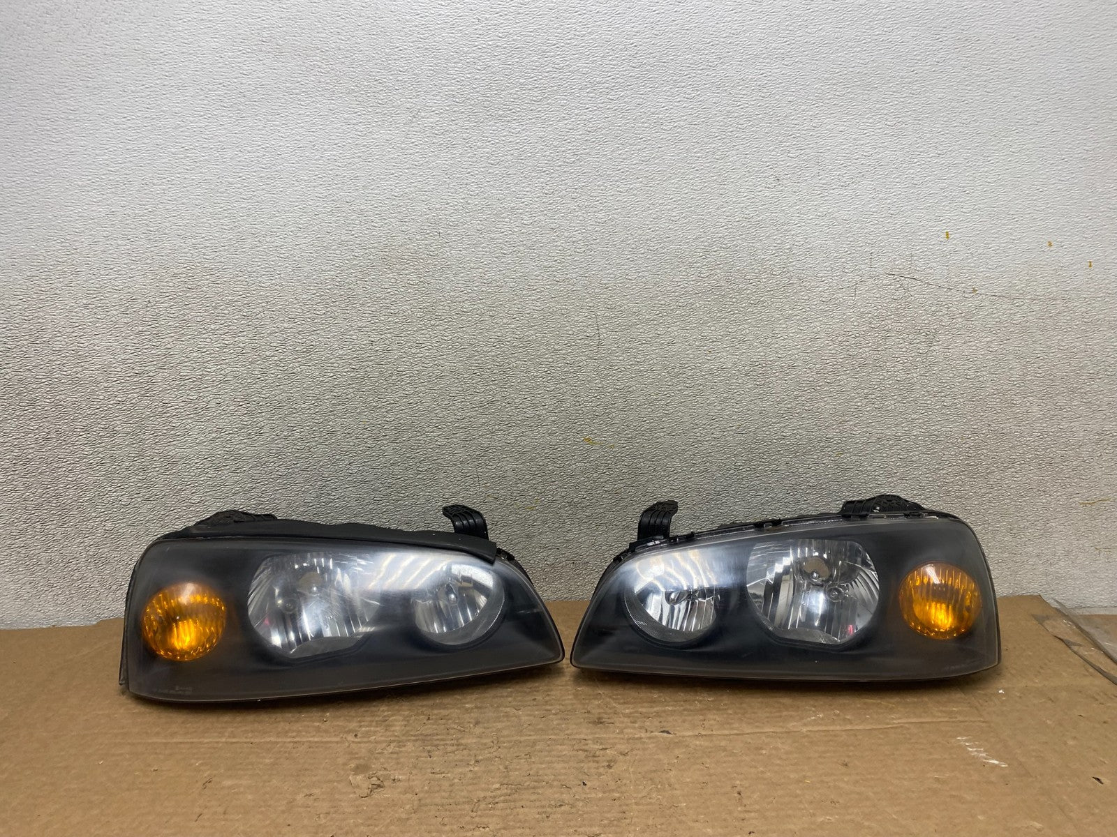 2004 2005 2006 Hyundai Elantra Left+Right Set Halogen Headlights Z2876 DW0
