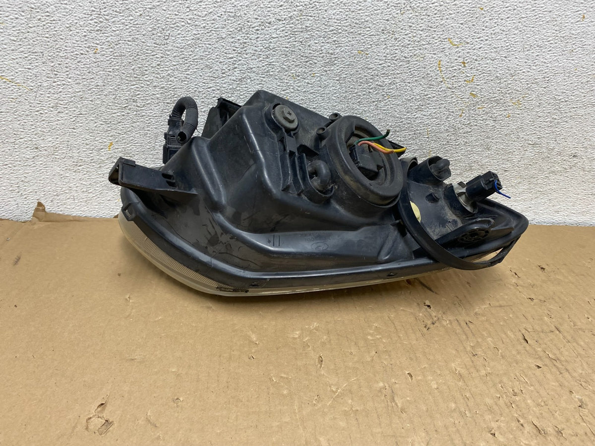 2003 to 2006 Hyundai Accent Left Driver LH Halogen Headlight AH2839 DW4
