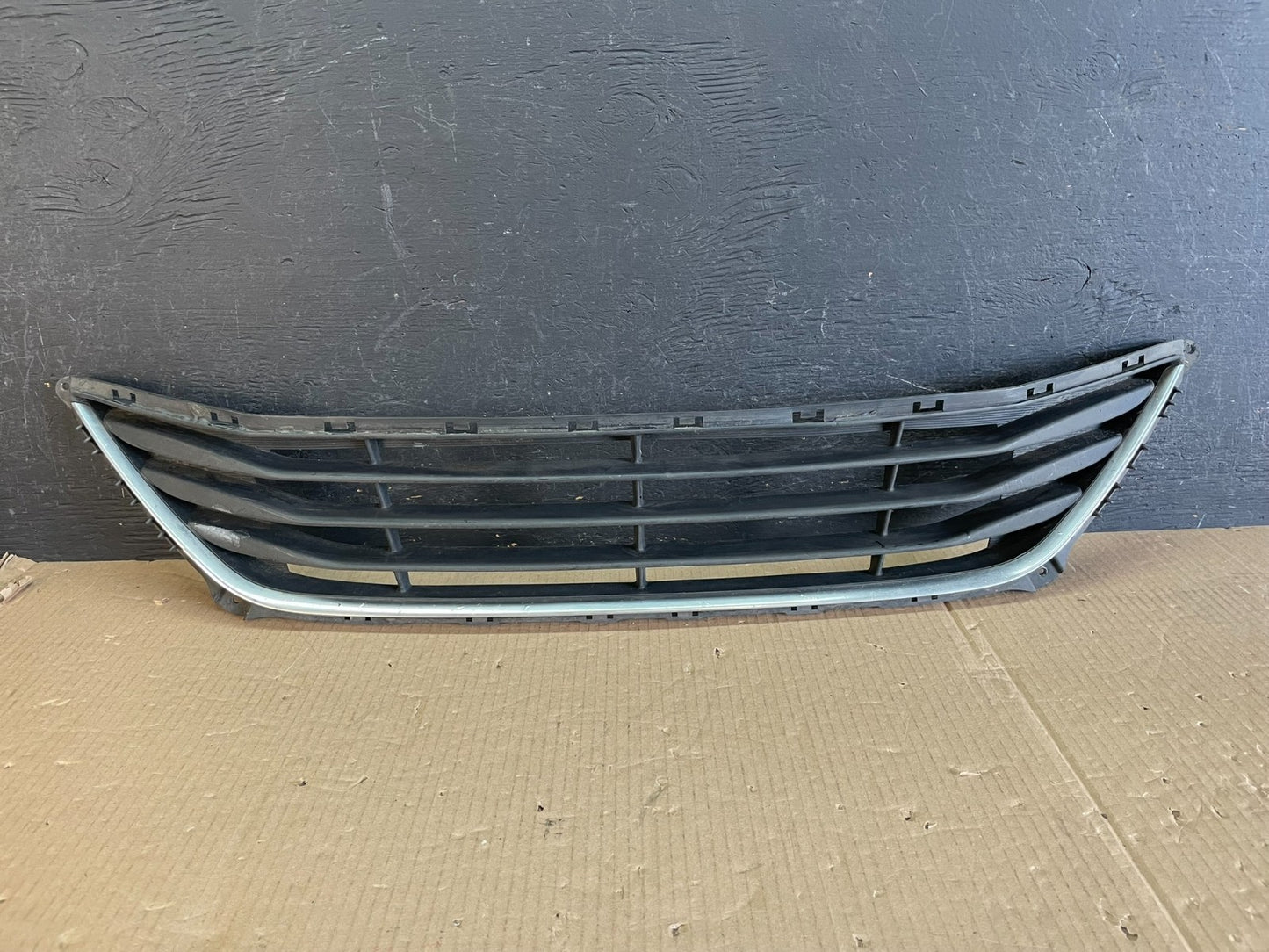 2014 to 2016 Hyundai Elantra Front Bumper Lower Grill Grille AE36850