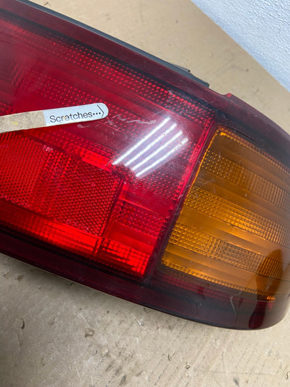 1995 - 1996 Toyota Camry Sedan Right Passenger Tail Light Lamp Oem AB6594 LK3