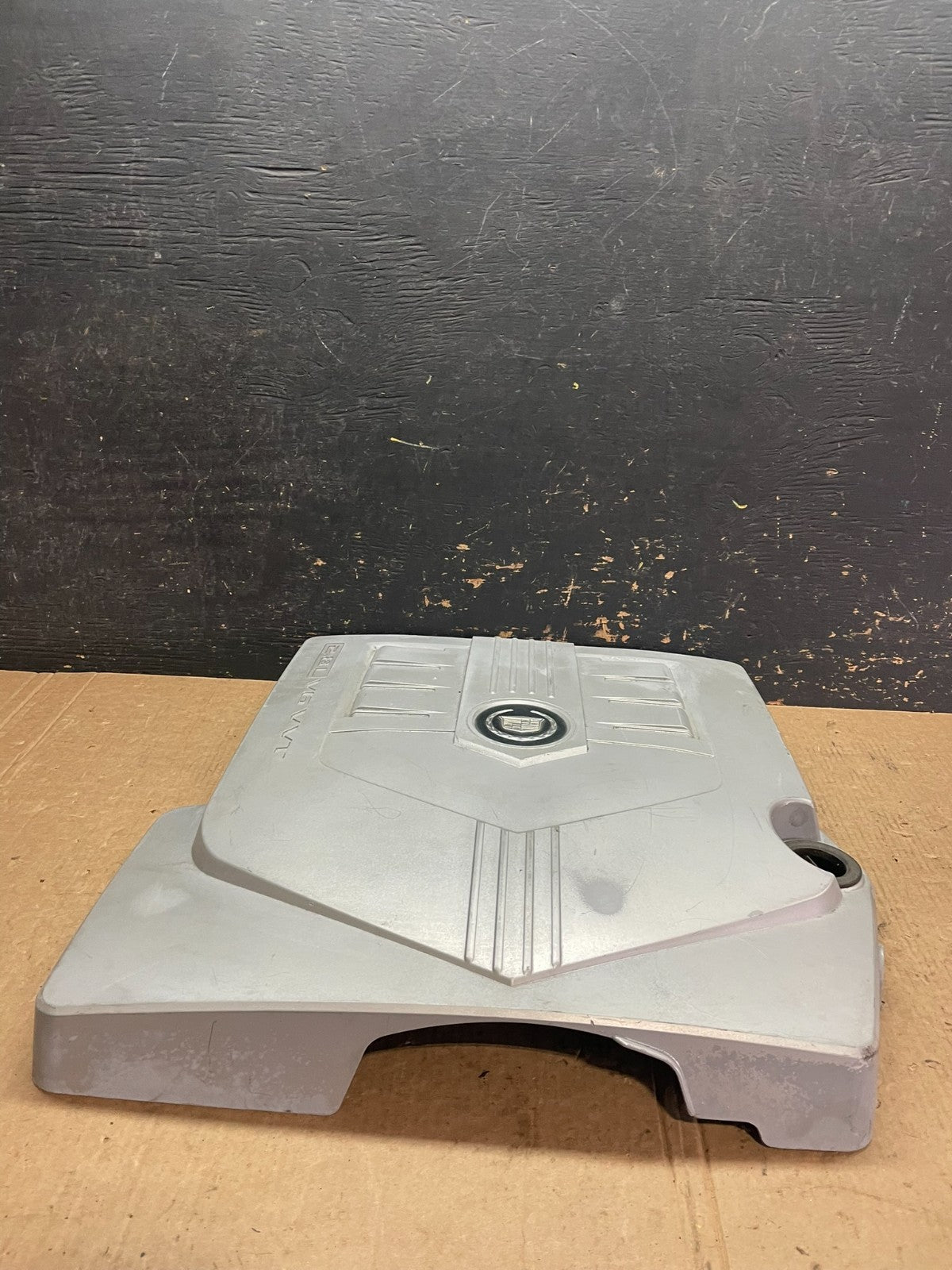 2004 to 2007  Cadillac CTS 2.8L Plastic Engine Cover Shield OEM z6021 DG3