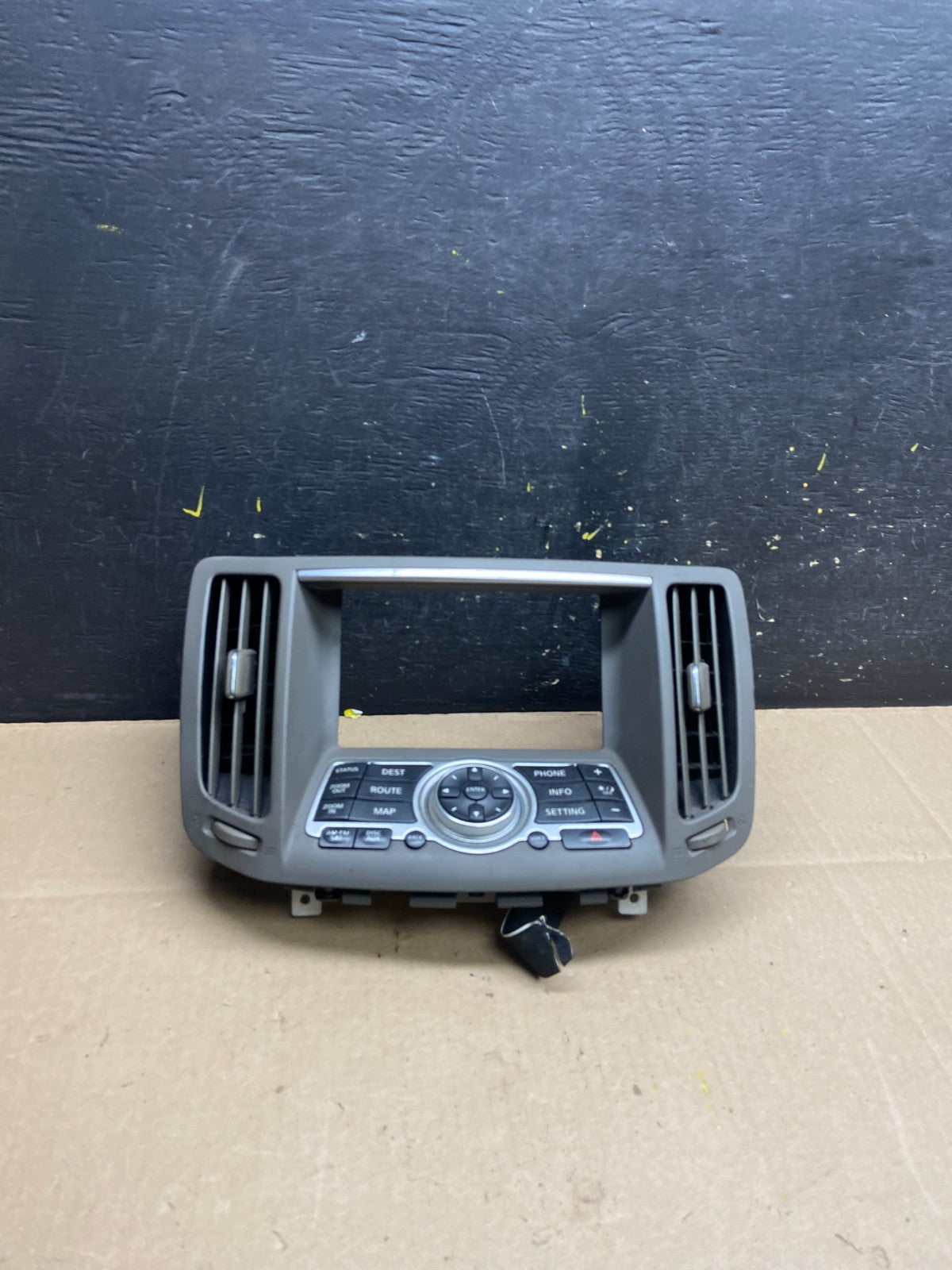 2007 - 2008 Infiniti G35 EX35 Radio Player Screen Panel Bezel t9257 DG0