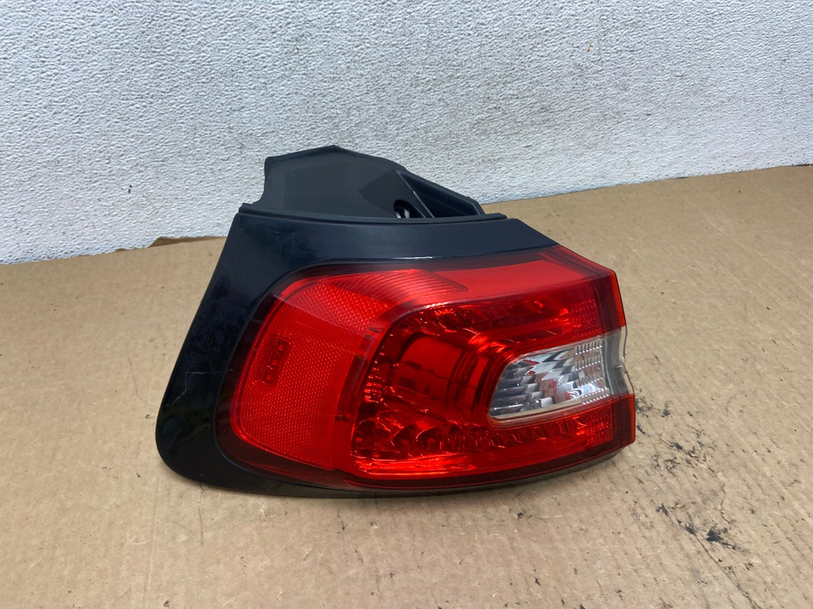 2014 to 2018 Jeep Cherokee Left Driver LH Side Tail Light AG2275 LK0