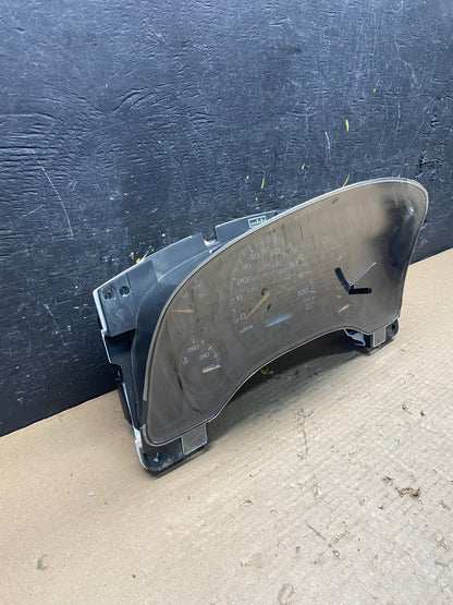 2003 to 2007 Chevrolet Express Speedometer Cluster Gauge 25755008 S8830 DG2