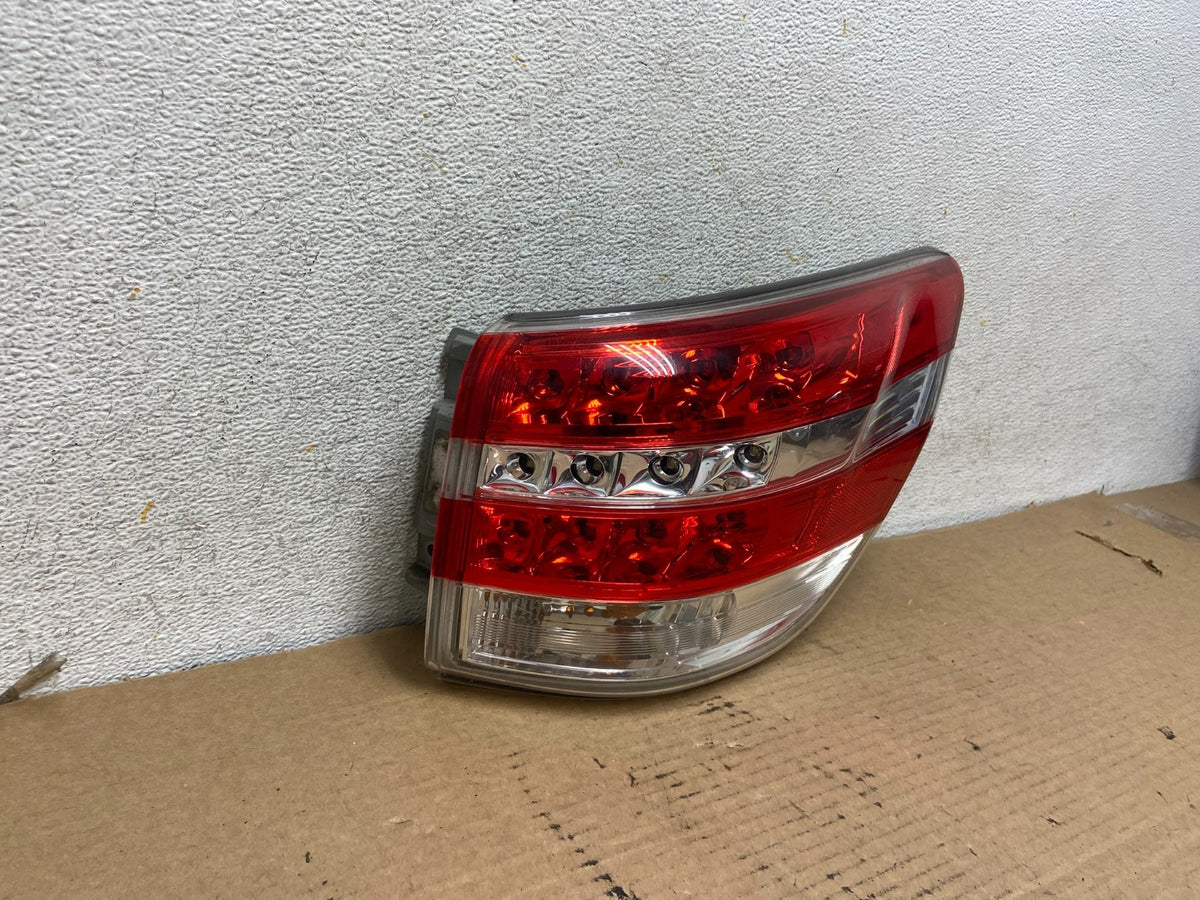 2014 to 2015 Nissan Pathfinder Hybrid Passenger Right Tail Light ah4083 DG1