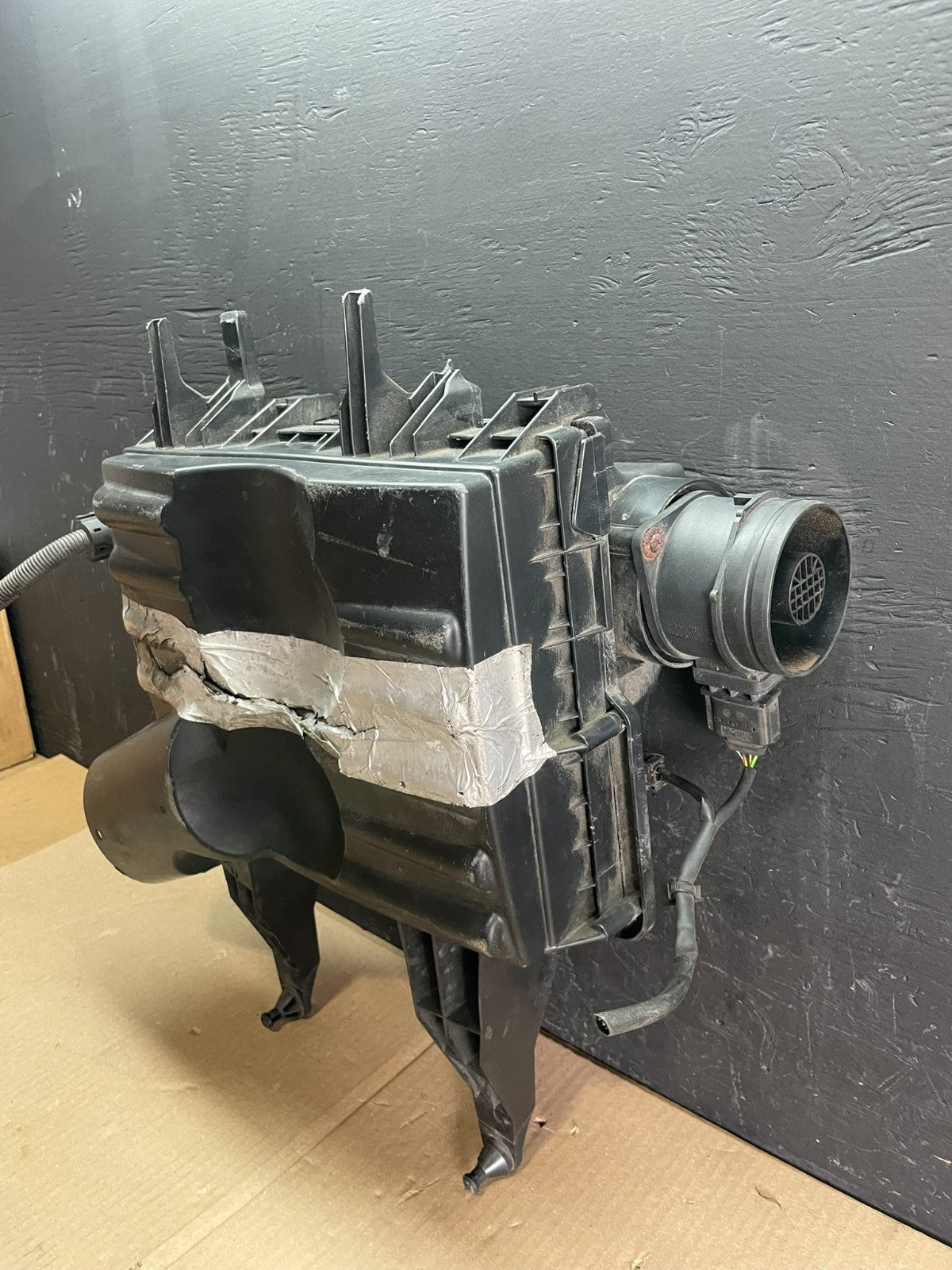 2010 to 2018 Mercedes-Benz Sprinter 2500 3.0L Air Cleaner Box ab7841 DG7