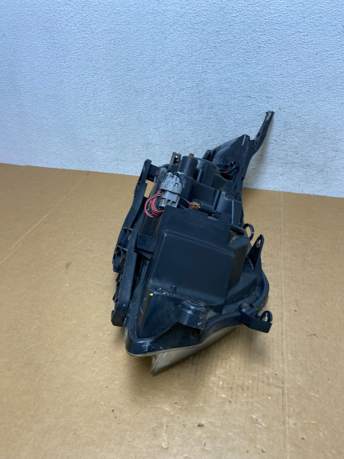 2009-2013 Subaru Forester Left Driver LH Halogen Headlight AD9228 DW7