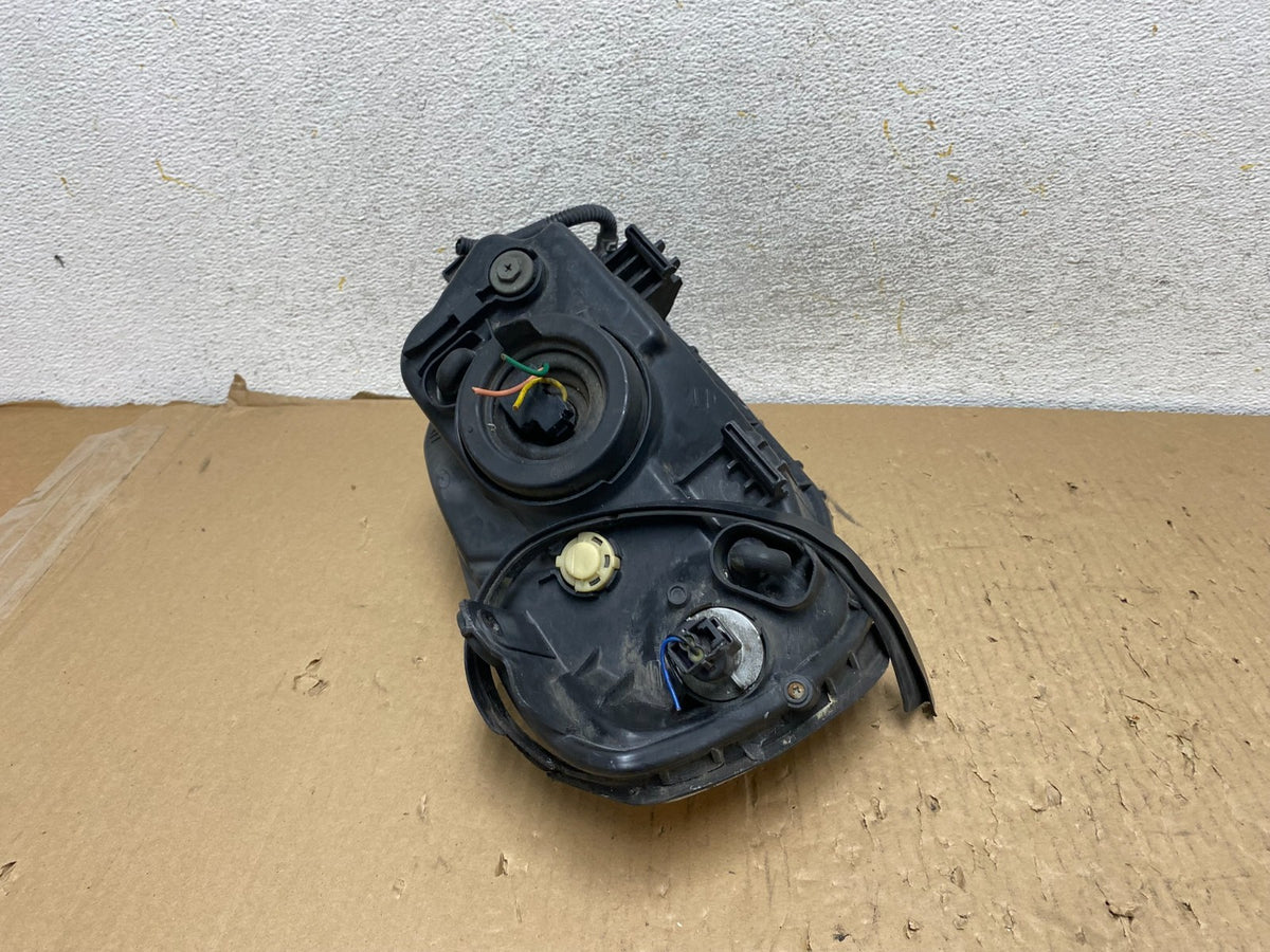 2003 to 2006 Hyundai Accent Left Driver LH Halogen Headlight AH2839 DW6
