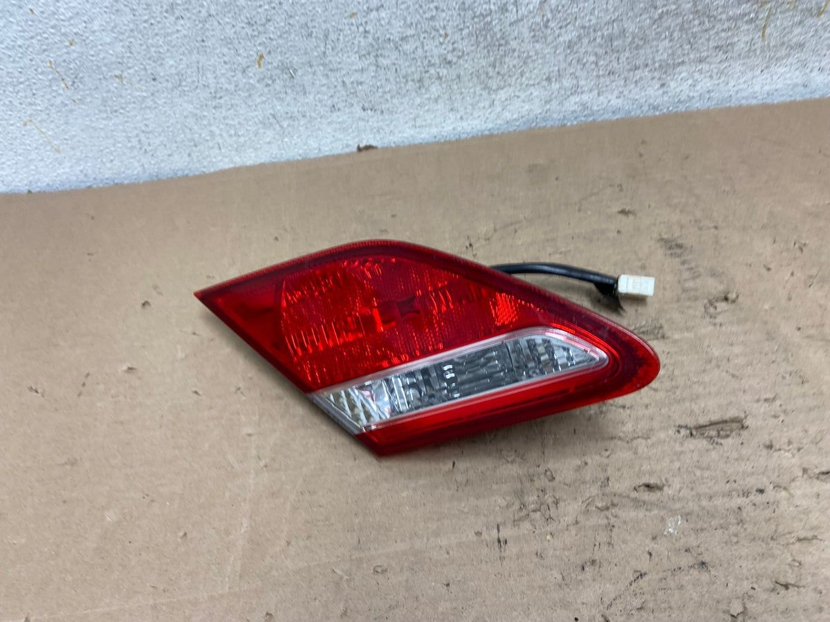 2005-2010 Toyota Avalon Left Driver LH Side Tail Light Inner AI1111 LK1