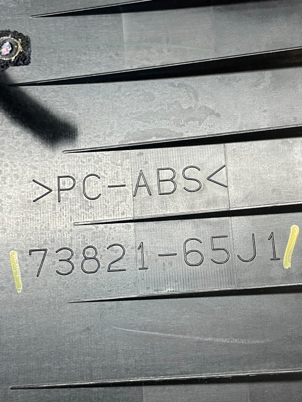 2007 to 2013 Suzuki Grand Vitara Center Console Air Vent ac5471 DG8