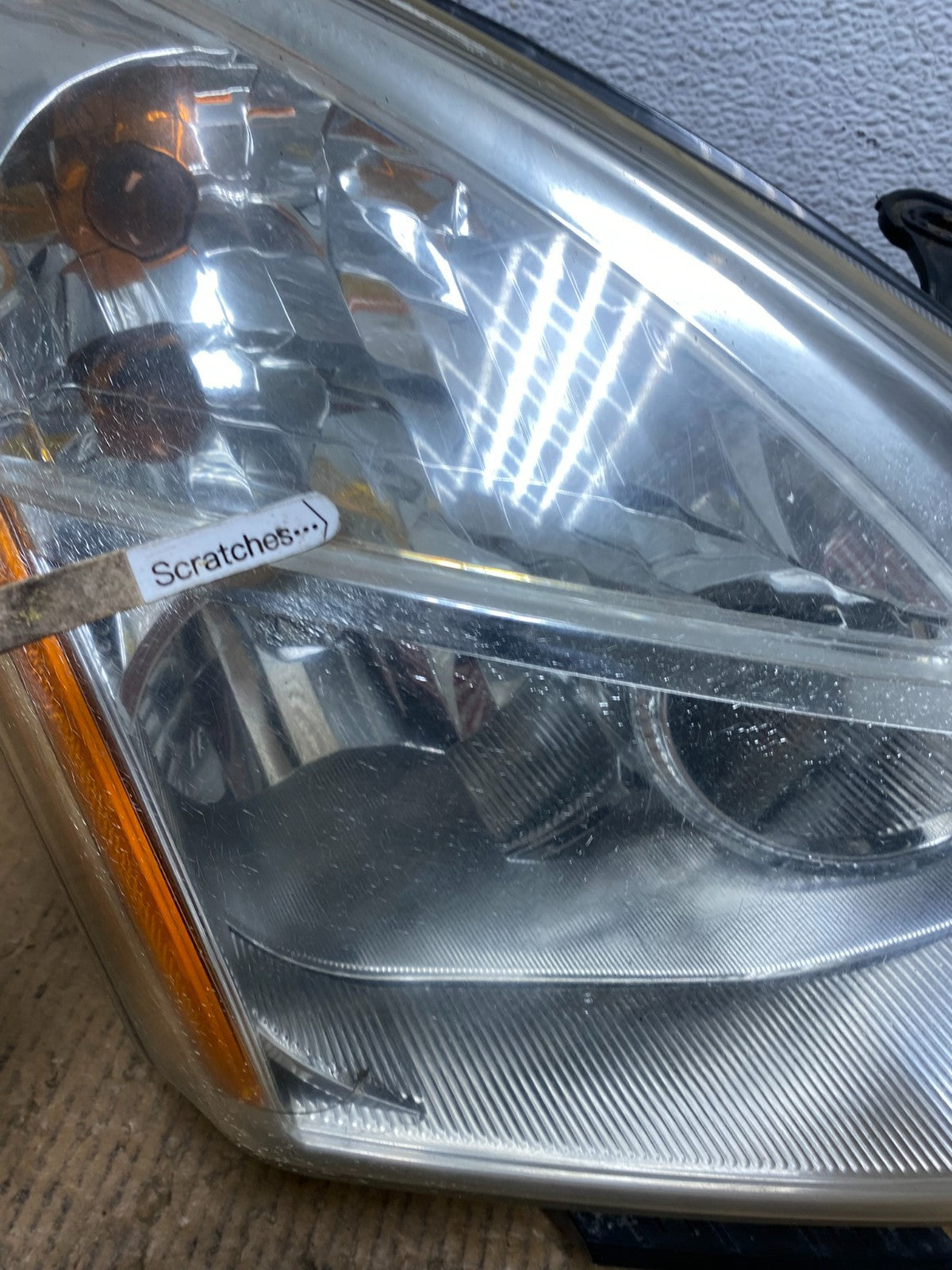 2009-2013 Nissan Rogue Right Passenger Xenon HID Headlight AE1168 DW3