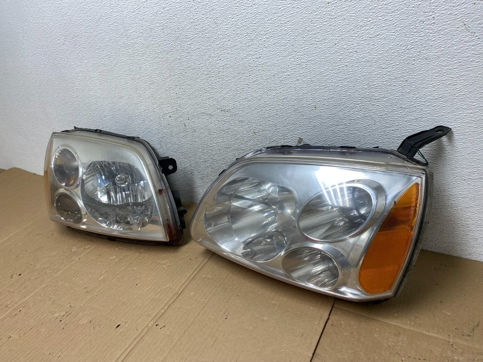 2004 - 2009 Mitsubishi Galant Left+Right Headlights Halogen Aftermarke AE8969 DW1