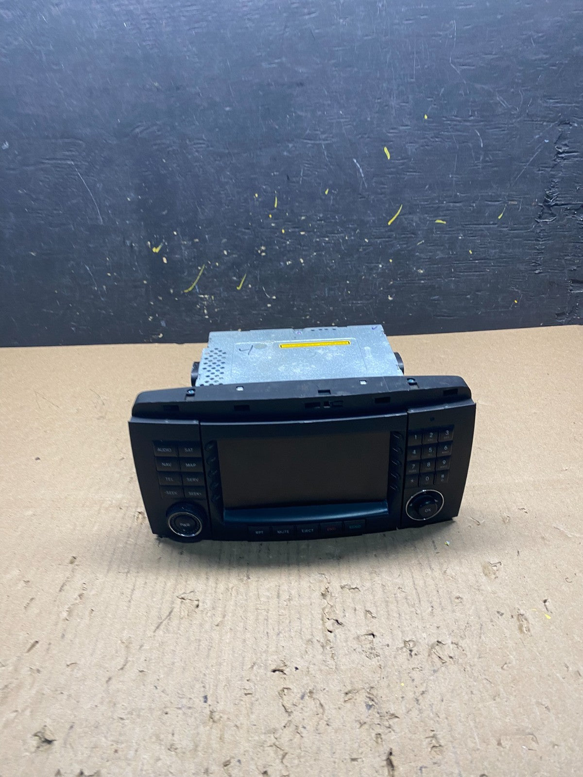 2006-2009 Mercedes W251 R350 Head Command Navigation Radio Player t1428 DG0
