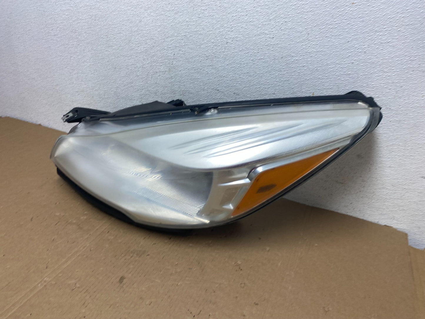 2013 - 2016 Ford Escape Headlight Left Driver Lh Side Halogen AD7948 DW1