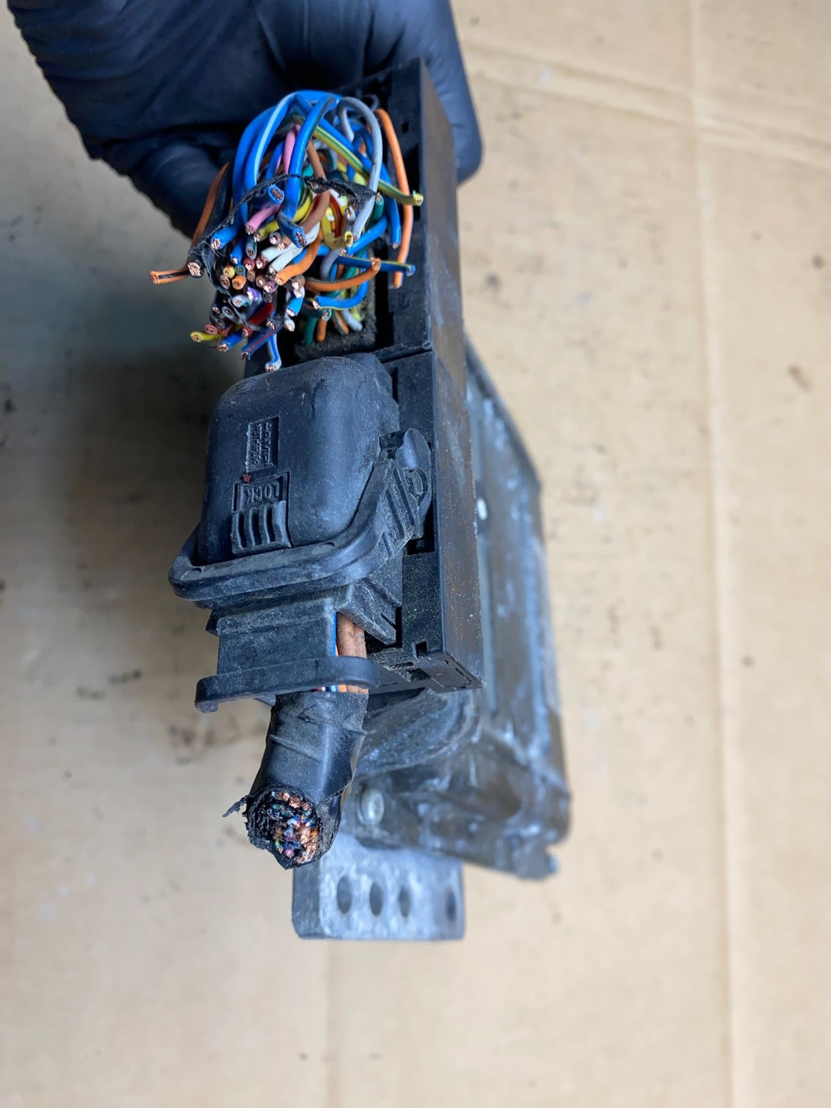 2006 Nissan Titan Ecm Ecu Engine Control Computer MEC84-190 C1 r4489 DG2