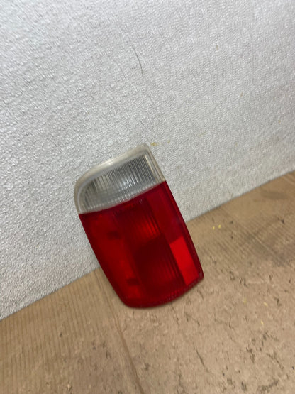 1995 to 2005 Chevrolet GMC Blazer S10 Right Passenger RH Tail Light OEM AA71752