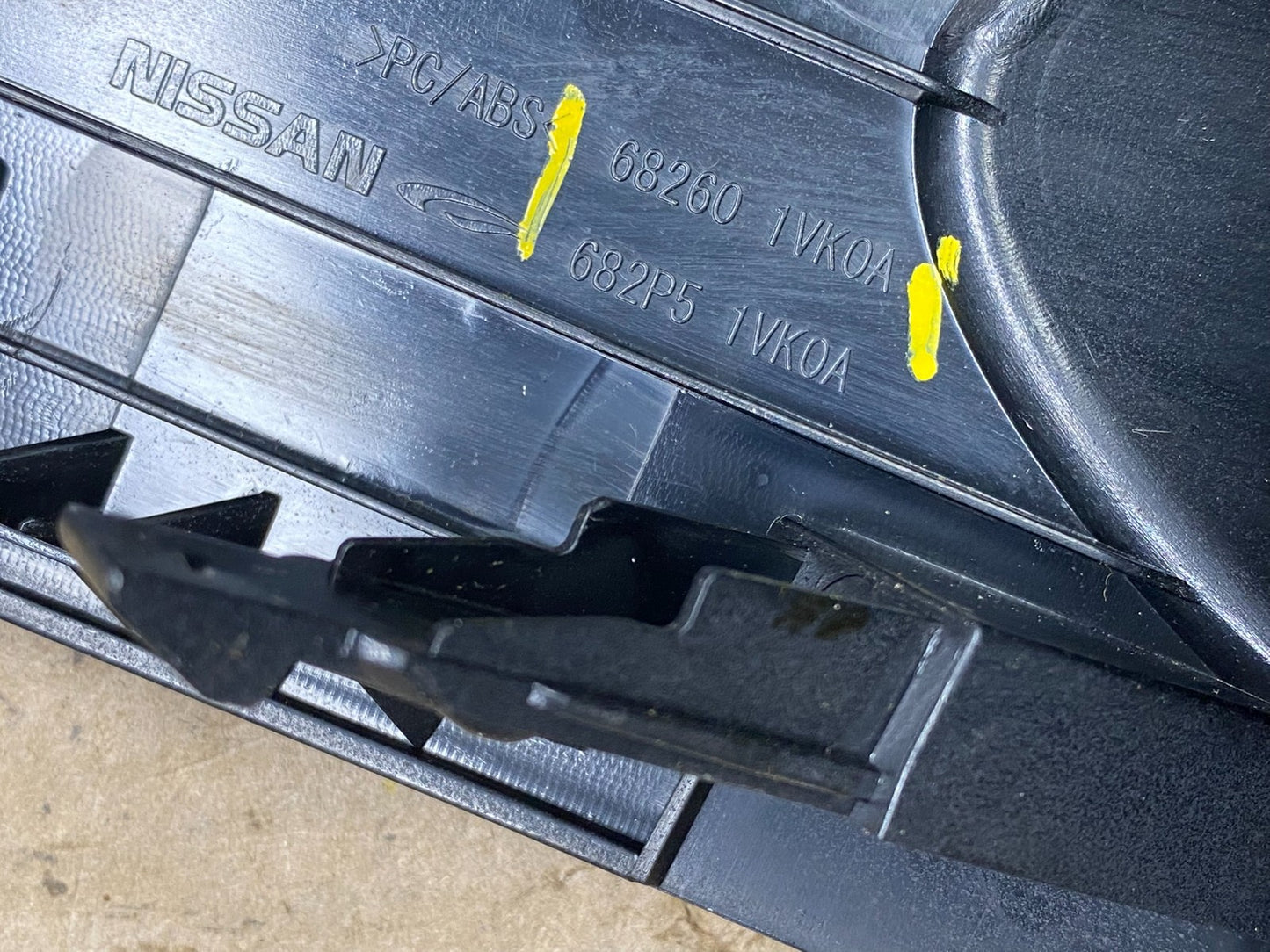 2011 2012 2013 Nissan Rogue Dash Upper Center Radio Bezel Trim u4887 DG7