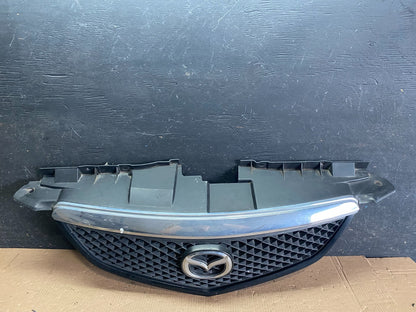 2002 2003 Mazda MPV Front Upper Grille Grill Oem P5955  DG0