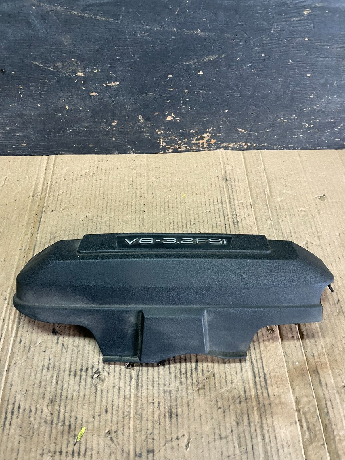 2008 to 2008 Audi  A6 3.2L Engine Motor Cover Oem s6051 DG0
