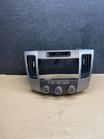 2009 - 2010 Hyundai Sonata Center Radio Climate Control Air Vent Bezel AH3556 DG0