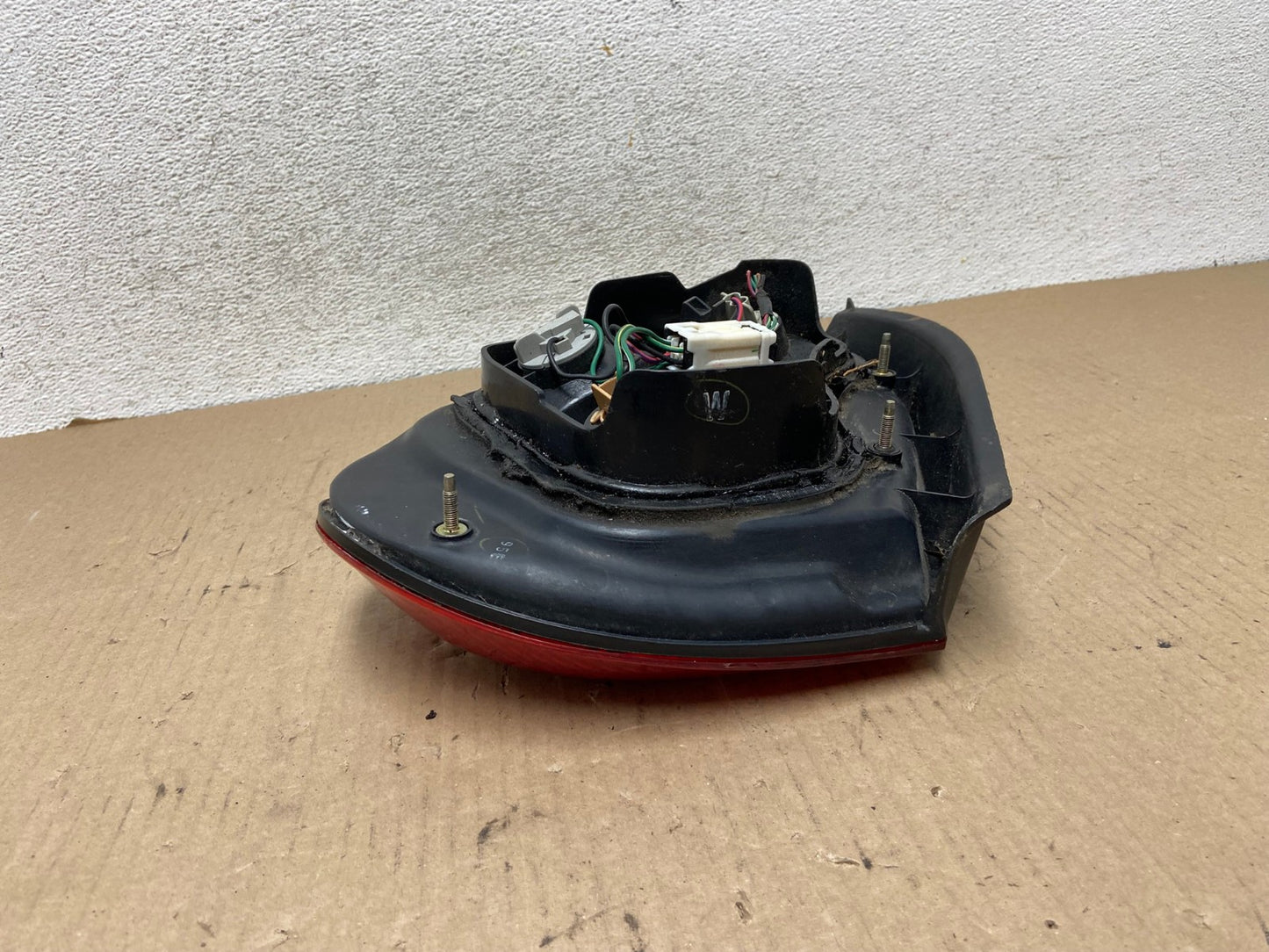 2000 to 2001 Nissan Maxima Left Driver Lh Side Tail Light AG7953 LK3