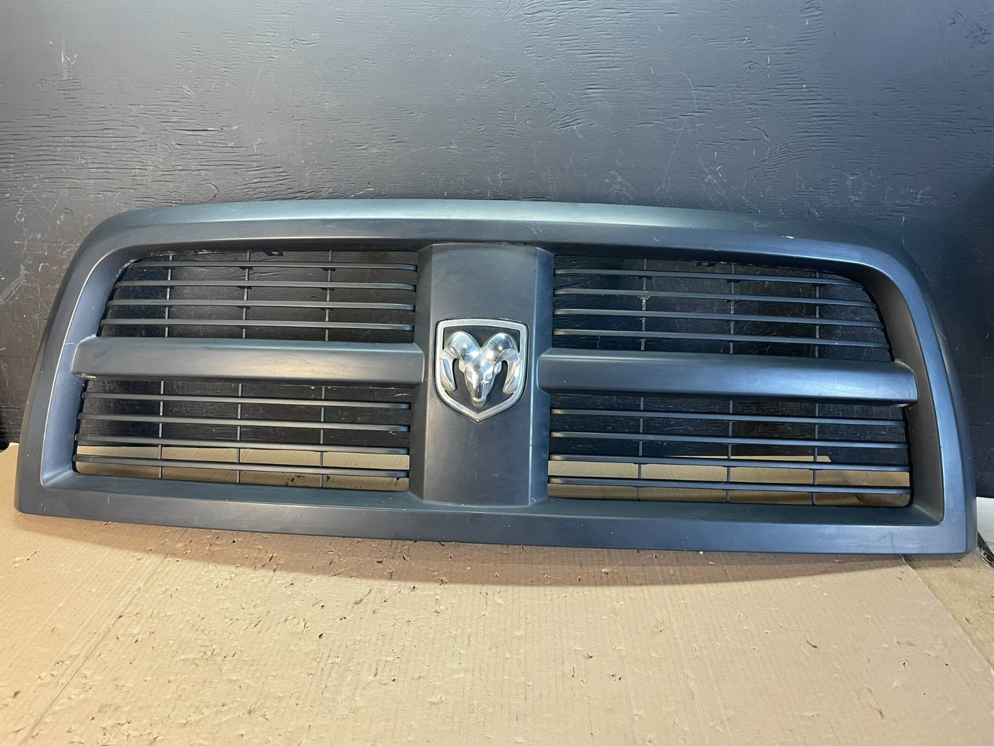 2009 to 2012 Dodge Ram 1500 Front Upper Grille Grill AE0762 DG0