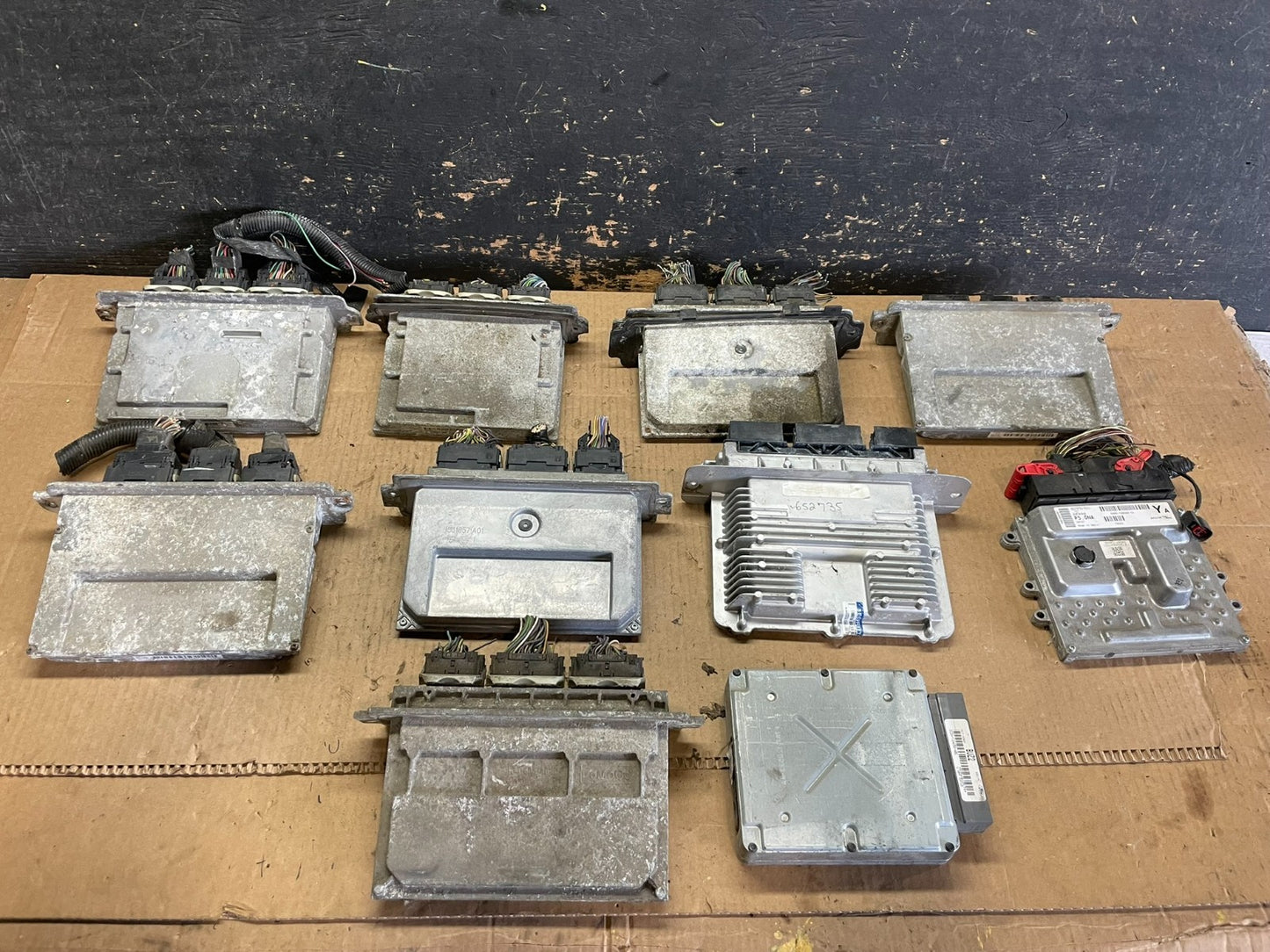 Mix of 10 Ford ECM Engine Computer Module AA61760