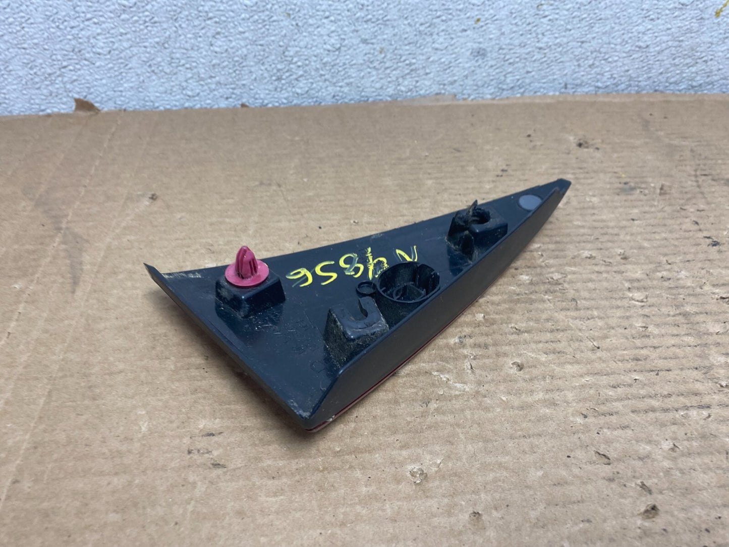 2006-2008 Mitsubishi Endeavor Right Passenger Side Inner Tail Light N9856 DW4