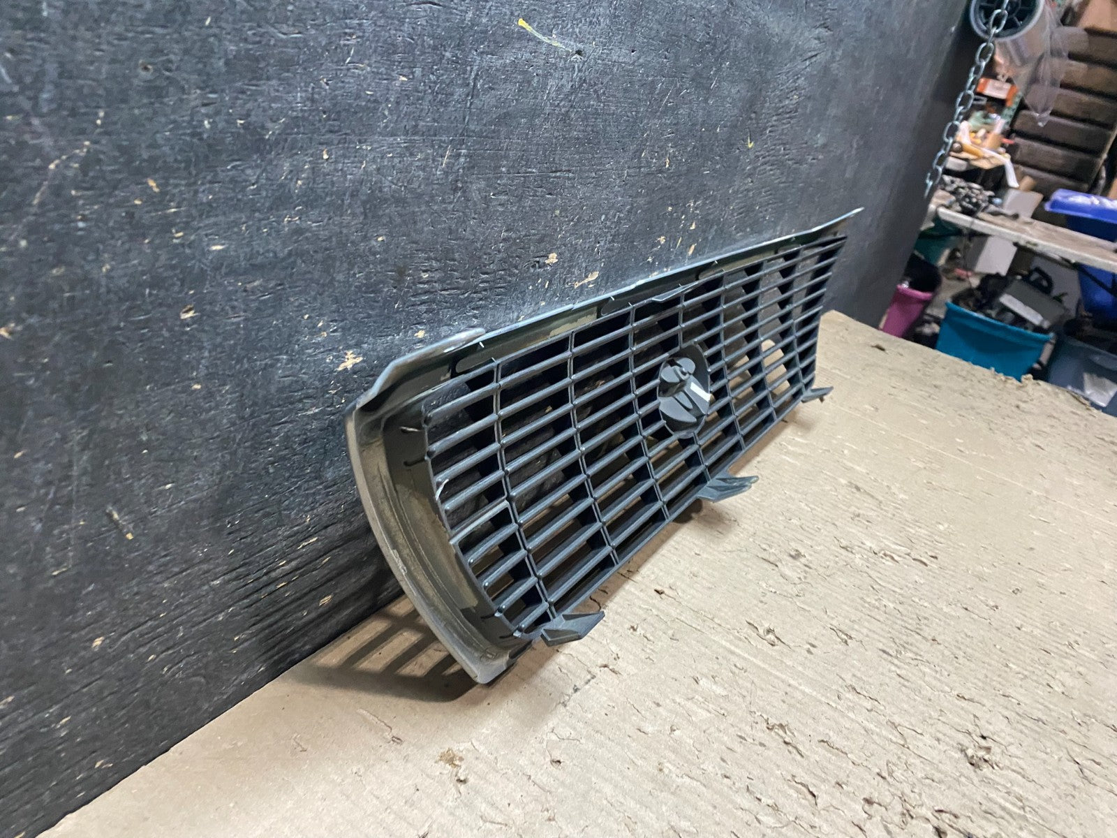 1995 1996 1997 Toyota Avalon Front Upper Grill Grille  OEM X8265 DG6