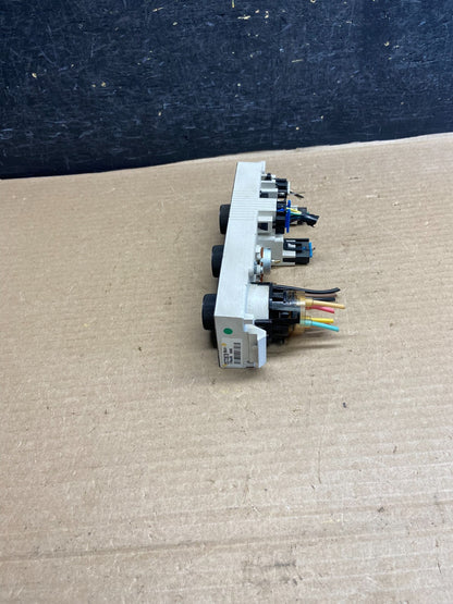 2008-2010 Chevrolet Express 1500 2500 3500 Climate Control Panel AH1465 DG2