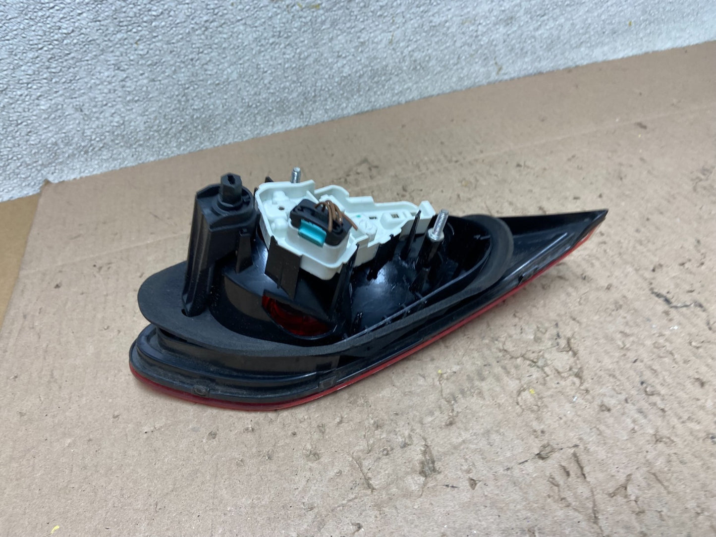 2009-2012 Volkswagen CC Right Passenger RH Side Tail Light Inner Trunk Z6479 DW4