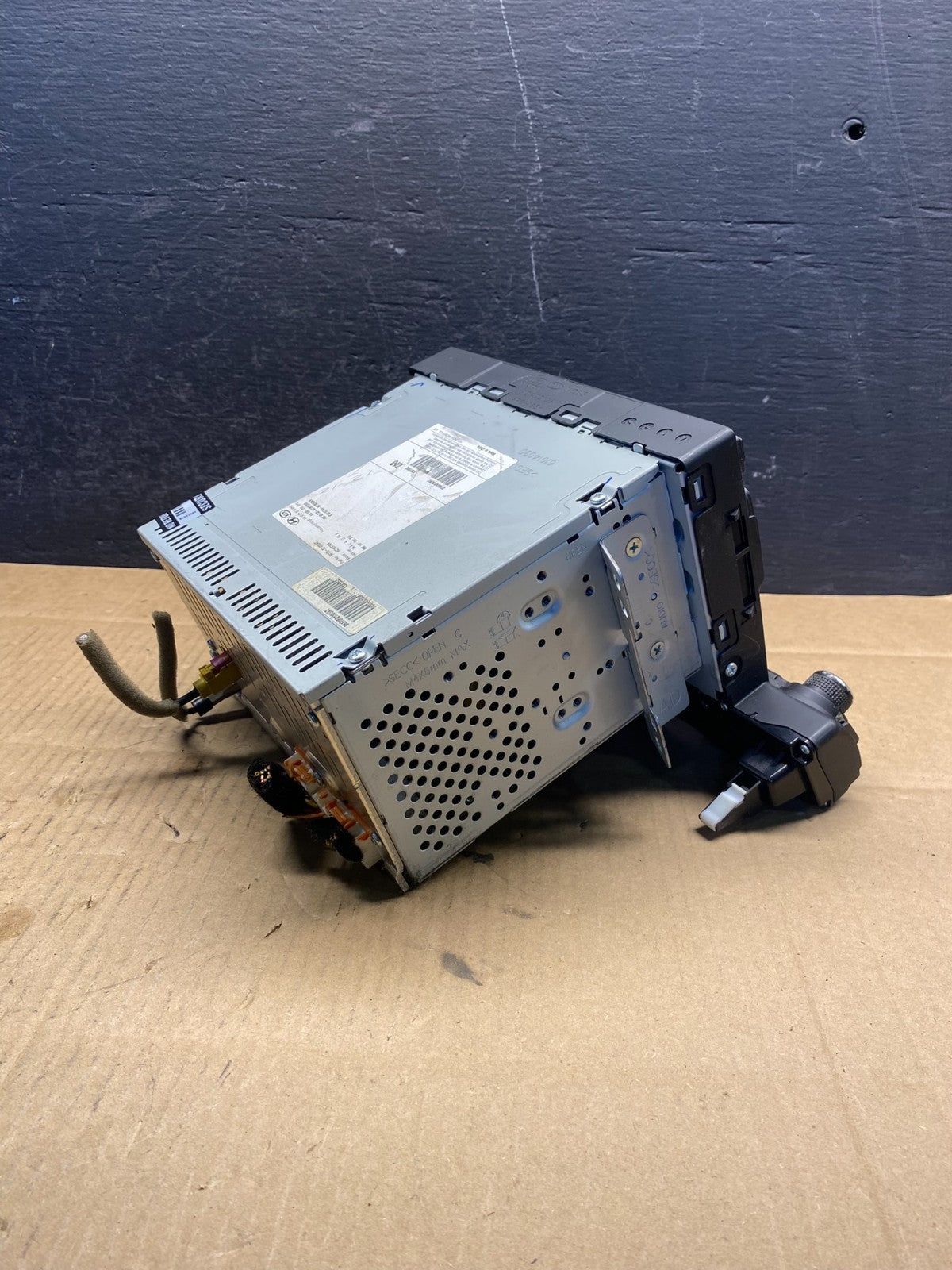2017 to 2018 Hyundai Elantra Radio Clock Digital Player FM/AM ad5056 DG2