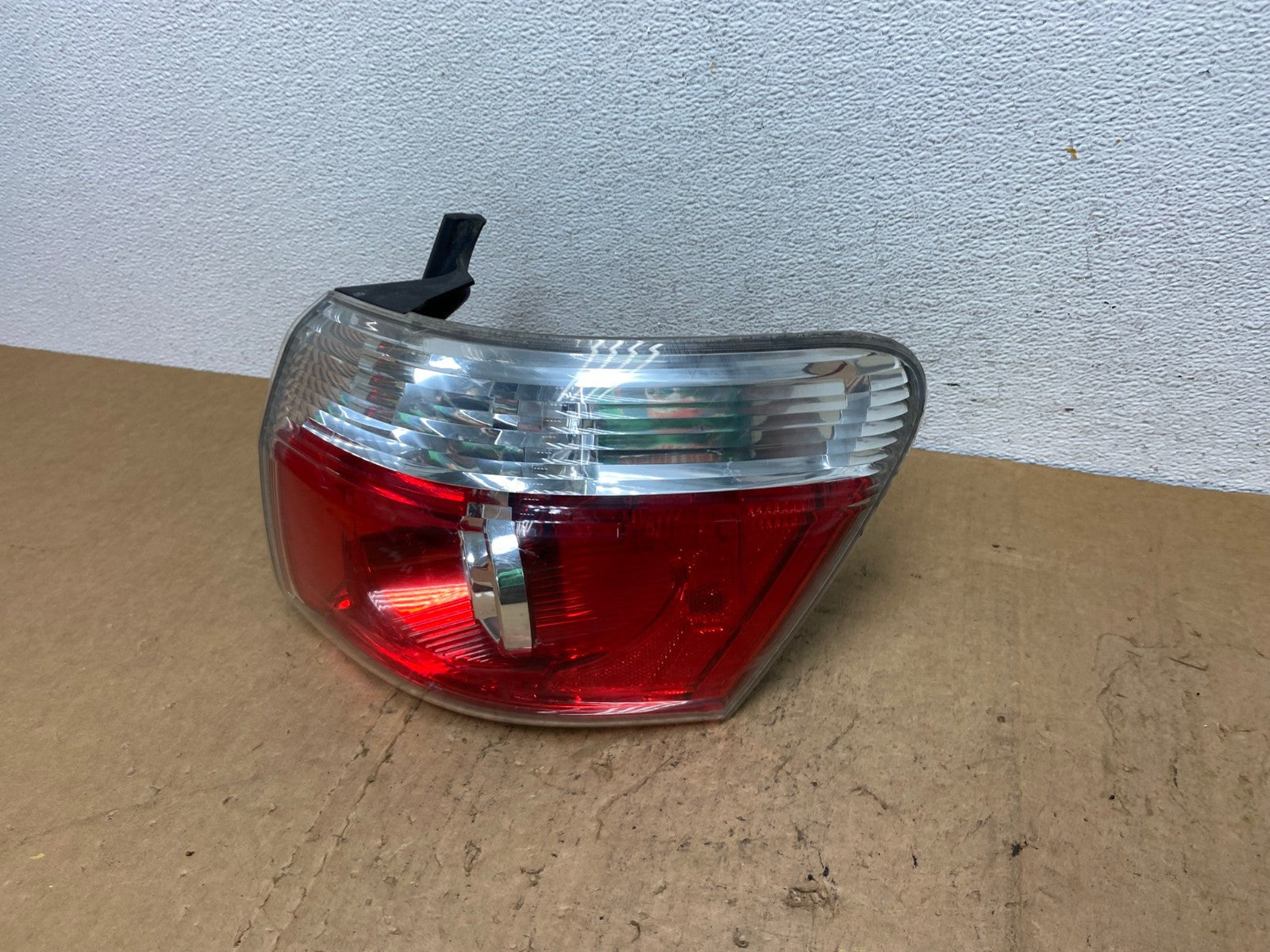 2007 to 2012 GMC Acadia Halogen Tail Light Right Passenger RH Side AD0614 LK1