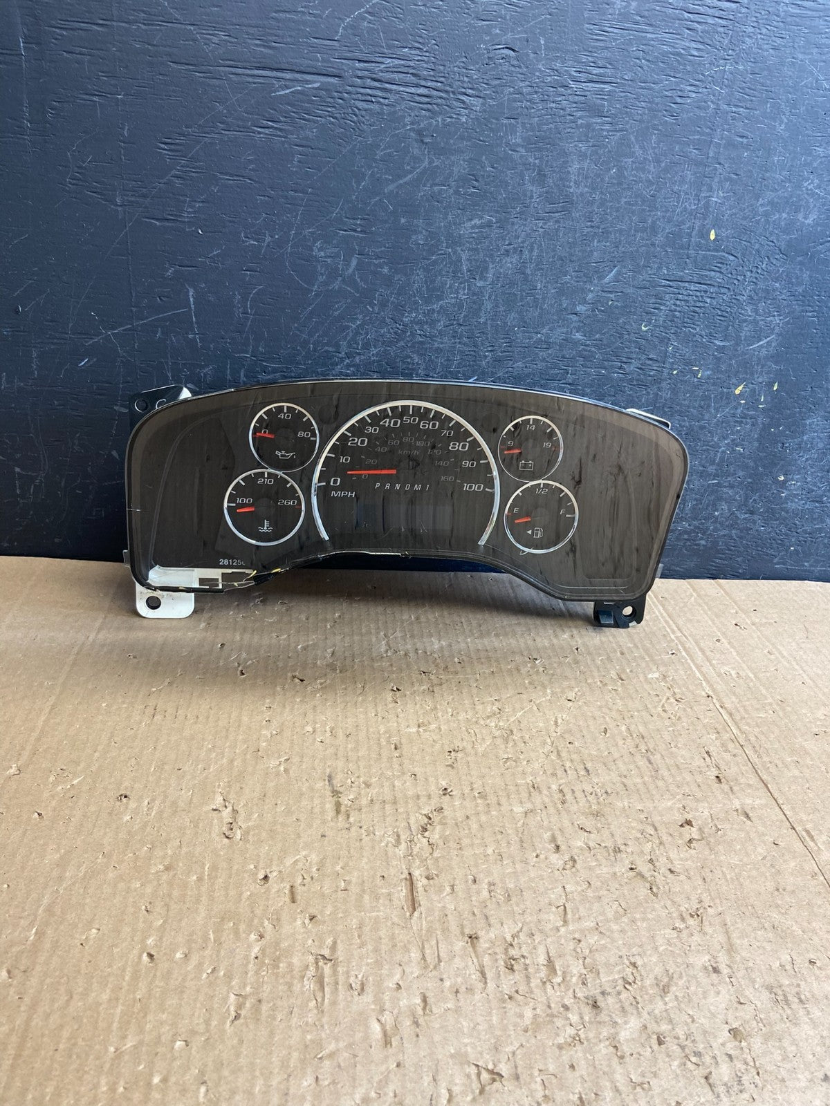 2013 to 2017 Chevrolet Express Speedometer Cluster Gauge AE4322 DW0