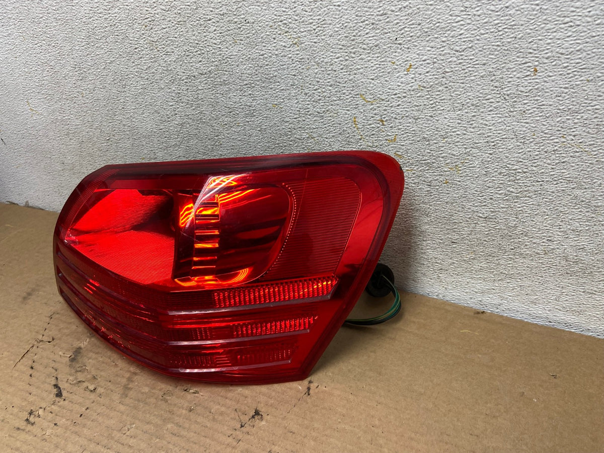 2008 to 2015 Nissan Rogue Right Passenger Rh Side Tail Light AH4333 LK2