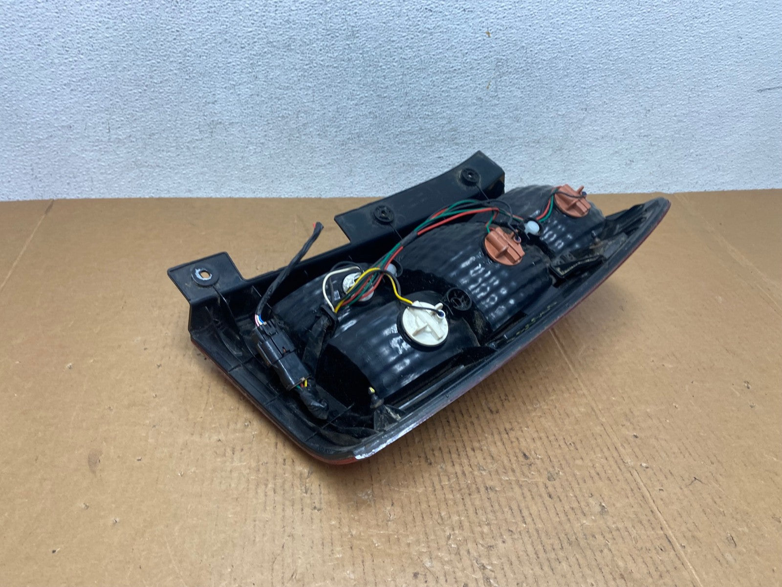 2007 to 2010 Hyundai Entourage Left Driver LH Side Tail Light AE0500 LK4