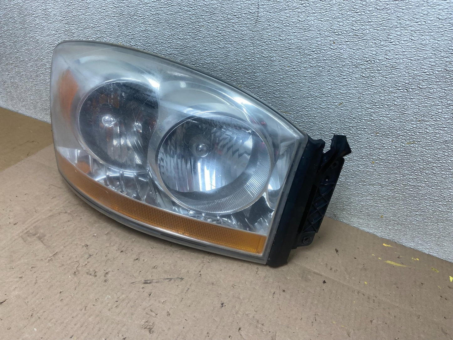 2006 to 2008 Dodge Ram 2500 Right Passenger Halogen Headlight OEM AA0605 DW1
