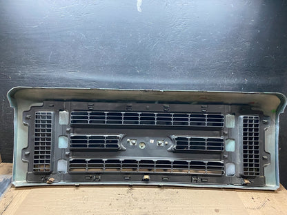 2008 to 2014 Ford Econoline E150 E250 Front Upper Chrome Grill Grille v2525 DG5