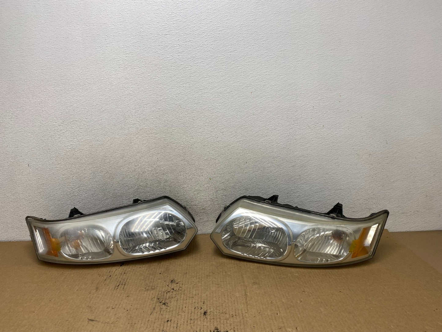2003 to 2007 Saturn Ion Halogen Headlights Left+Right Side AG2158 LK0
